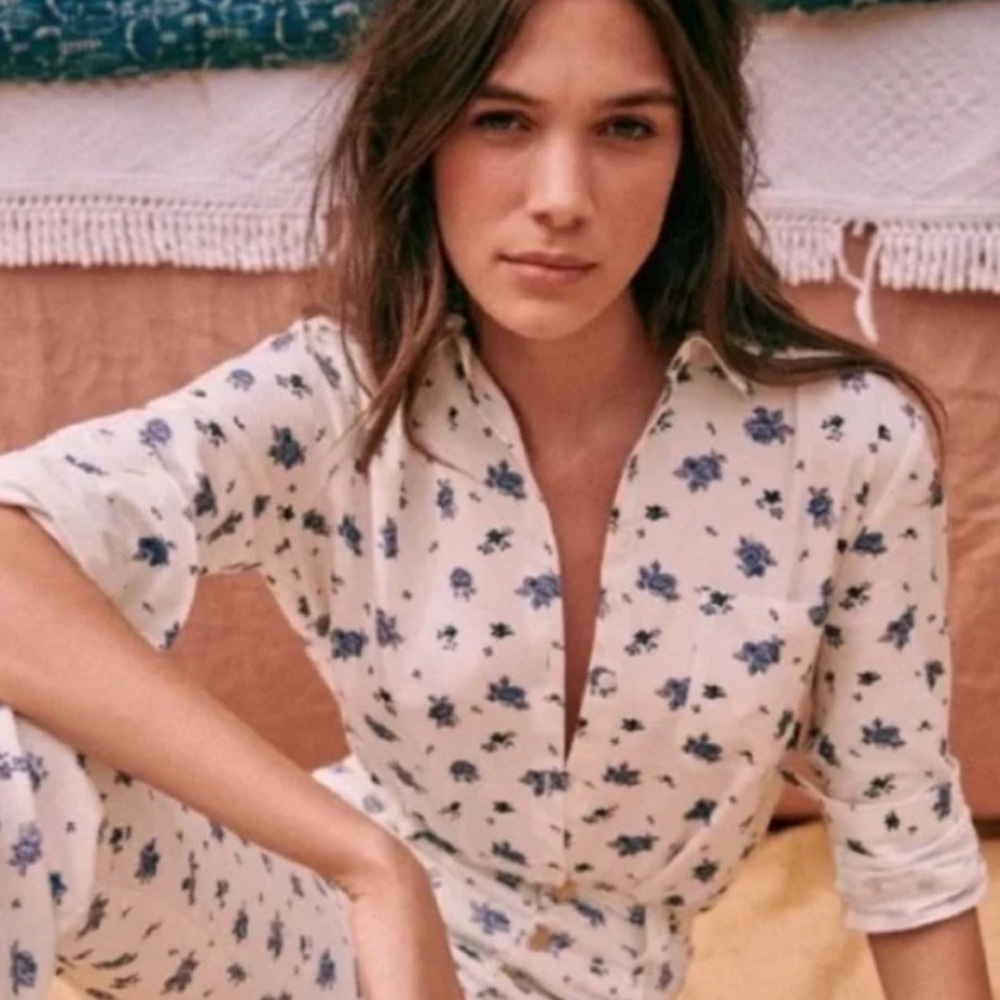 Sezane tomboy button down white with blue flowers size 8
